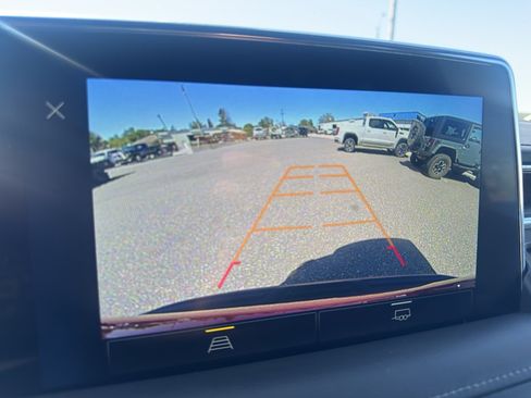 Used 2022 Chevrolet Suburban Z71 AWD/4WD image 28