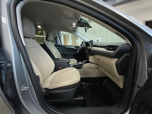 Used 2022 Ford Escape SE FWD image 27