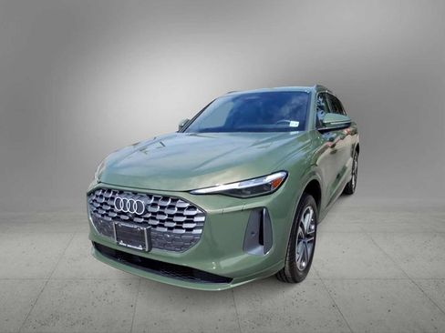 Certified 2025 Audi Q5 Premium w/ Premium Plus AWD/4WD image 3
