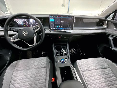 New 2026 Volkswagen Tiguan S AWD/4WD image 5
