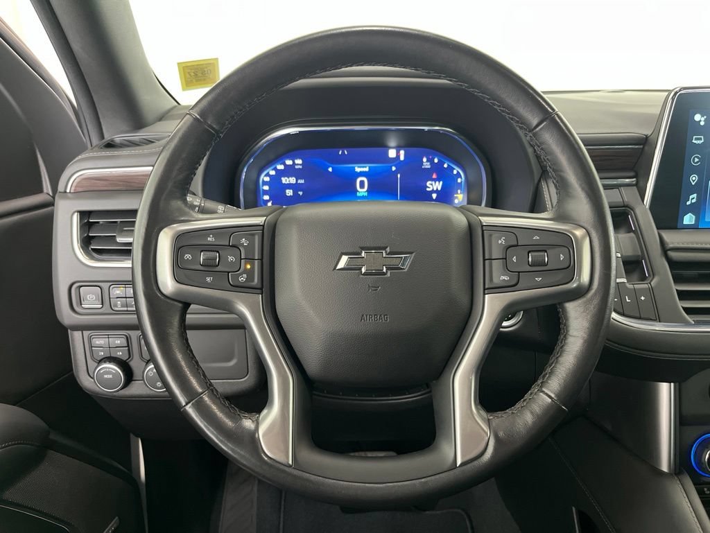 Used 2022 Chevrolet Tahoe Z71 w/ Luxury Package AWD/4WD image 5