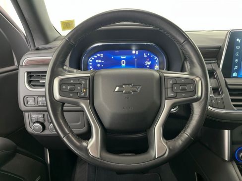 Used 2022 Chevrolet Tahoe Z71 w/ Luxury Package AWD/4WD image 5