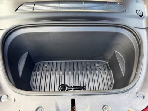 Used 2022 Tesla Model Y Long Range image 20