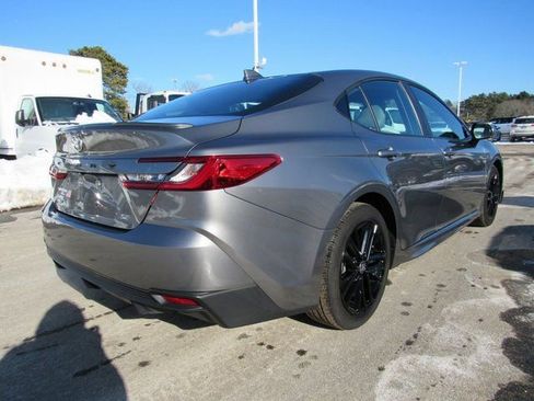 Used 2025 Toyota Camry SE w/ Convenience Package image 7