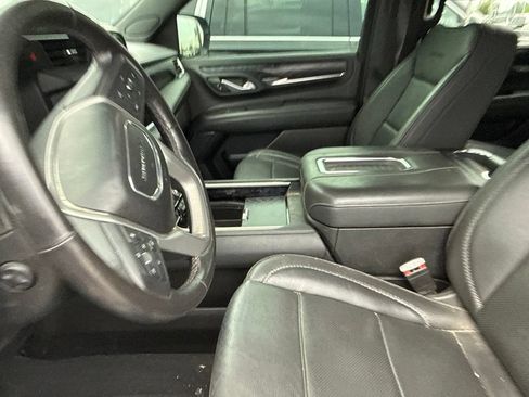 Used 2022 GMC Yukon Denali AWD/4WD image 2