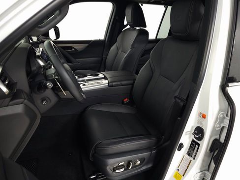 Used 2025 Lexus LX 700h F Sport image 19