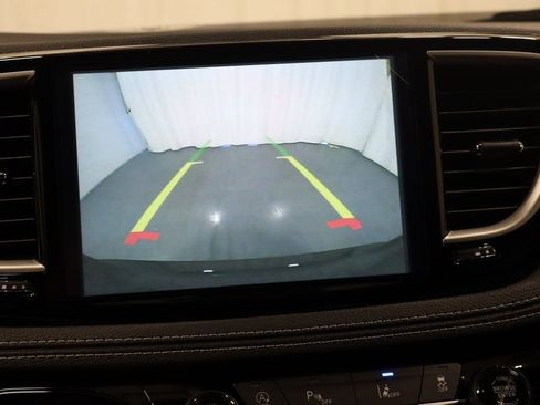 New 2026 Chrysler Pacifica Select FWD image 8