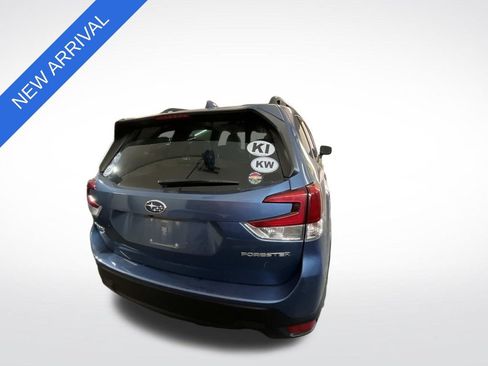 Certified 2022 Subaru Forester Premium AWD/4WD image 4