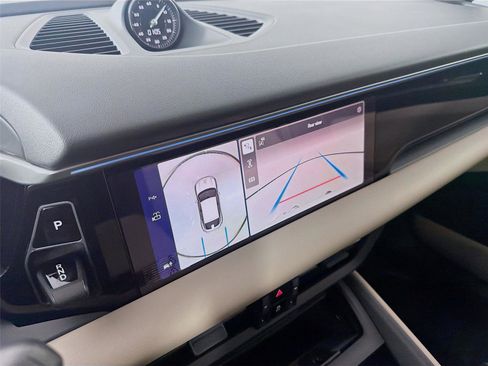 New 2026 Porsche Macan Electric image 18