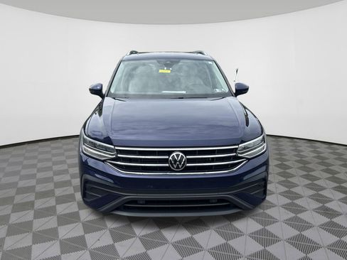 Used 2022 Volkswagen Tiguan SE FWD image 3
