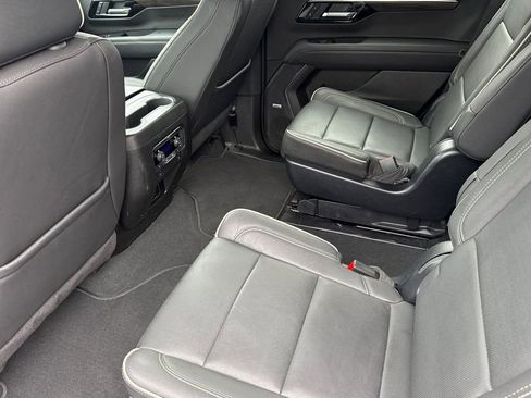 Used 2025 Chevrolet Tahoe Premier image 6