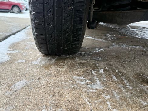 Used 2018 Ford Explorer XLT image 48