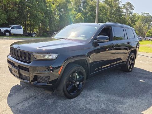 Used 2024 Jeep Grand Cherokee L Altitude AWD/4WD image 4
