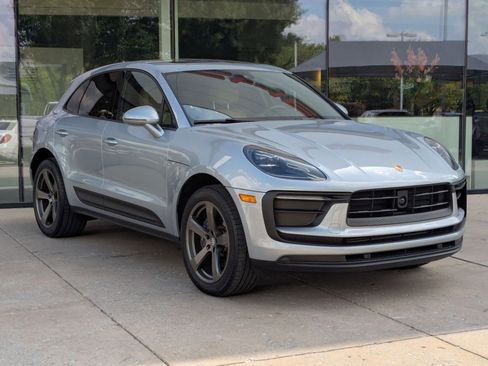 Certified 2026 Porsche Macan image 7