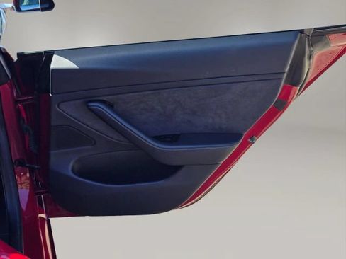 Used 2018 Tesla Model 3 Long Range RWD image 15
