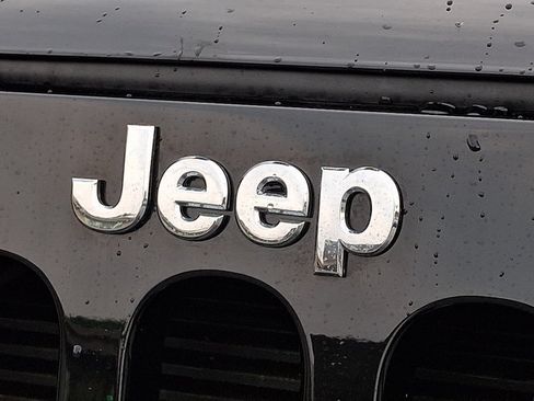 Used 2017 Jeep Wrangler Unlimited Sport w/ Max Tow Package AWD/4WD image 29
