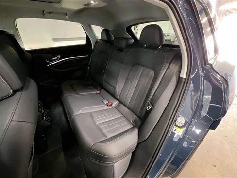 Certified 2024 Audi Q8 e-tron Premium Plus w/ Premium Plus Package AWD/4WD image 26