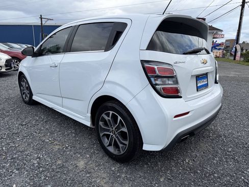 Used 2017 Chevrolet Sonic LT FWD image 5