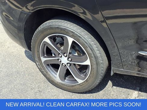Used 2020 Buick Enclave Essence w/ Sport Touring Edition FWD image 31