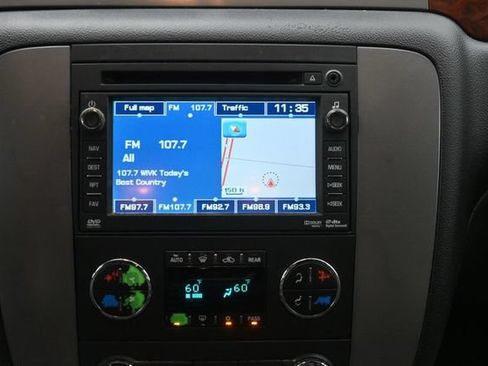 Used 2010 GMC Yukon XL SLT AWD/4WD image 23