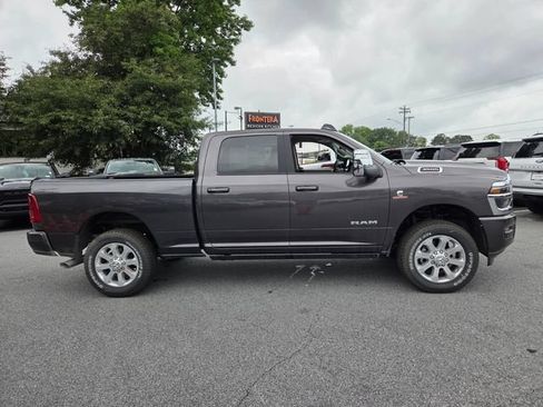 New 2026 RAM 3500 Laramie AWD/4WD image 10