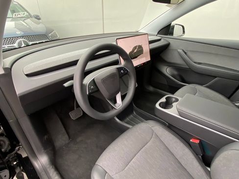 Used 2026 Tesla Model Y AWD image 7