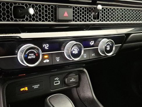 Used 2023 Honda Civic Sport image 13