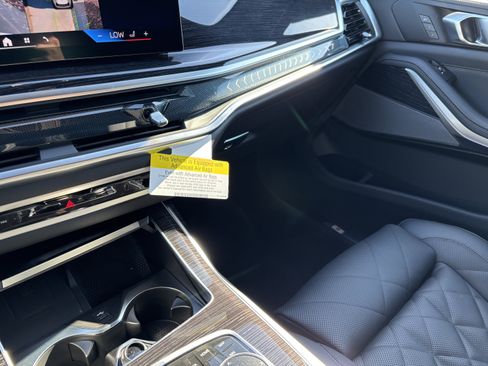 Used 2026 BMW X7 xDrive40i w/ M Sport Package AWD/4WD image 17