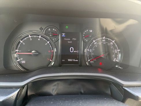 Used 2020 Toyota 4Runner SR5 image 6