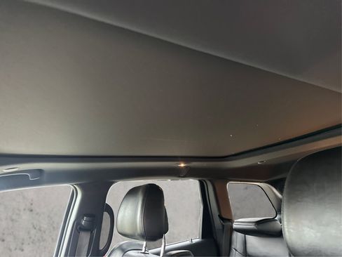 Used 2019 Jeep Grand Cherokee Limited w/ Luxury Group II AWD/4WD image 29