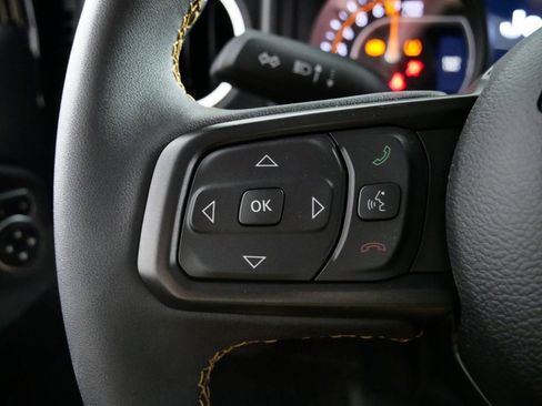 Used 2024 Jeep Gladiator Sport w/ Premium Package image 38