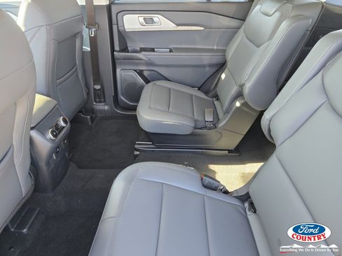 New 2026 Ford Explorer Active w/ Active Comfort Package image 7