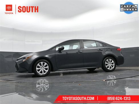 Used 2023 Toyota Corolla LE image 39