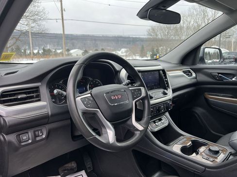 Certified 2023 GMC Acadia SLE w/ Driver Convenience Package image 10