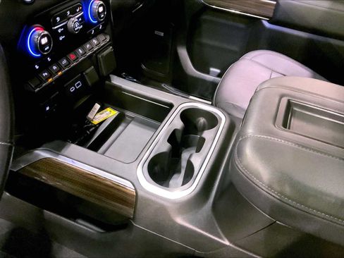 Used 2021 Chevrolet Silverado 1500 LT Trail Boss w/ Convenience Package II AWD/4WD image 17