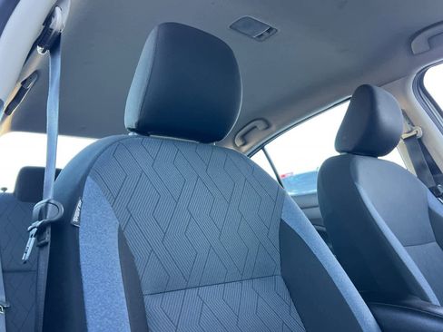 Used 2023 Nissan Versa SV image 17