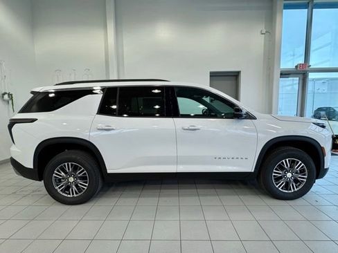 New 2026 Chevrolet Traverse LT w/ Driver Confidence Package AWD/4WD image 31
