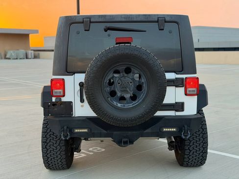 Used 2017 Jeep Wrangler Unlimited Sport w/ Connectivity Group AWD/4WD image 13