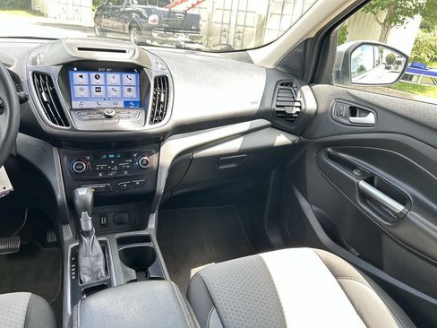 Used 2017 Ford Escape SE w/ Equipment Group 201A FWD image 24