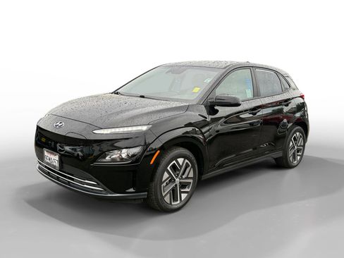 Certified 2023 Hyundai Kona SE image 1