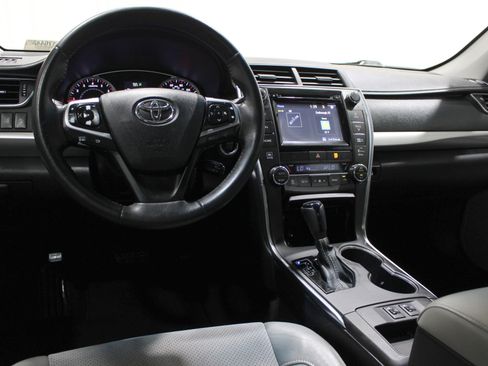 Used 2015 Toyota Camry XSE w/ Advanced Technology Package image 2
