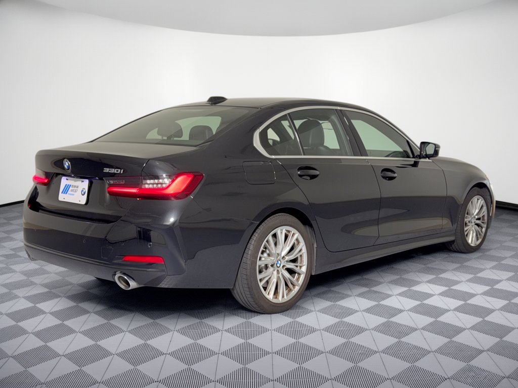 Certified 2024 BMW 330i Sedan w/ Convenience Package RWD image 9