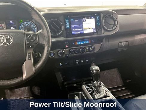 Used 2018 Toyota Tacoma TRD Sport AWD/4WD image 13