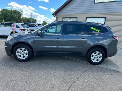 Used 2013 Chevrolet Traverse LS FWD image 8