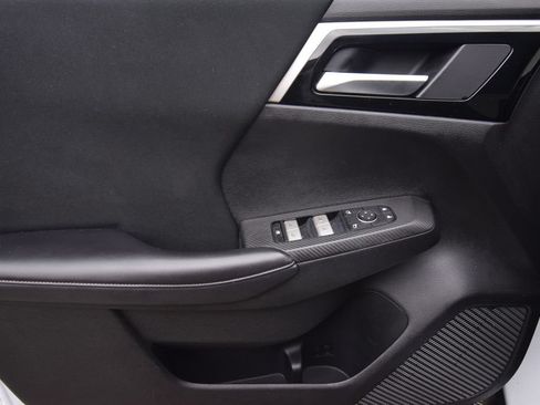 Used 2024 Mitsubishi Outlander ES FWD image 23