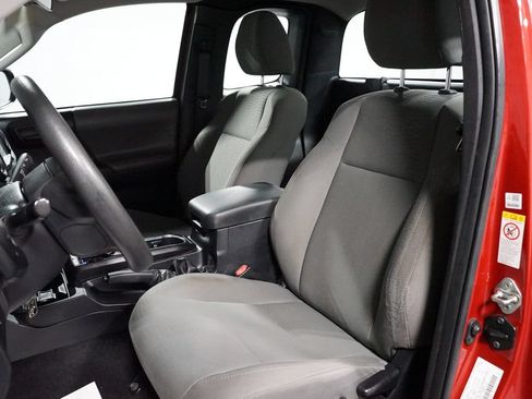 Used 2018 Toyota Tacoma SR RWD image 22