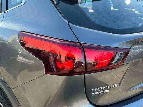 Used 2018 Nissan Rogue Sport SL image 10