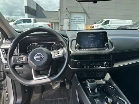 Used 2024 Nissan Rogue SV AWD/4WD image 17