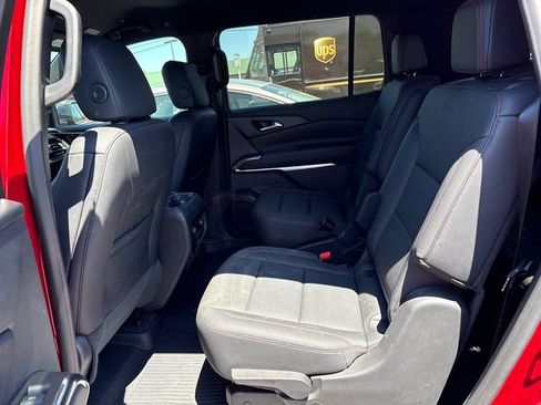 Used 2024 Chevrolet Traverse Z71 w/ LPO, Floor Liner Package AWD/4WD image 9
