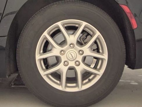 Used 2025 Chrysler Pacifica Select image 19